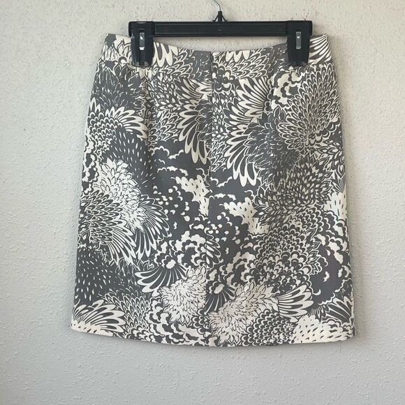 NWT Halogen Womens Gray and Cream Floral Midi Skirt Size 10 - Picture 3 of 4
